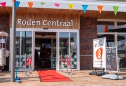 Biblionet Roden Centraal Buiten aanzicht.jpg